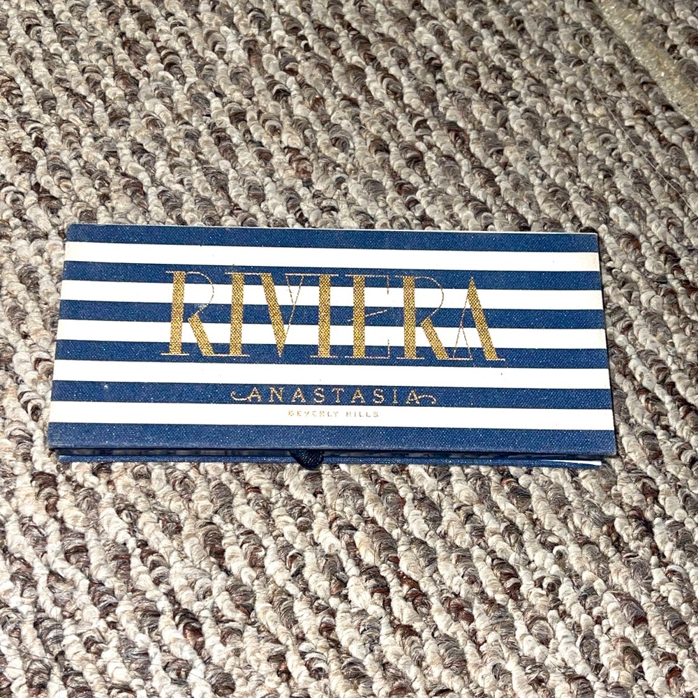 Anastasia Beverly Hills Riviera eyeshadow palette